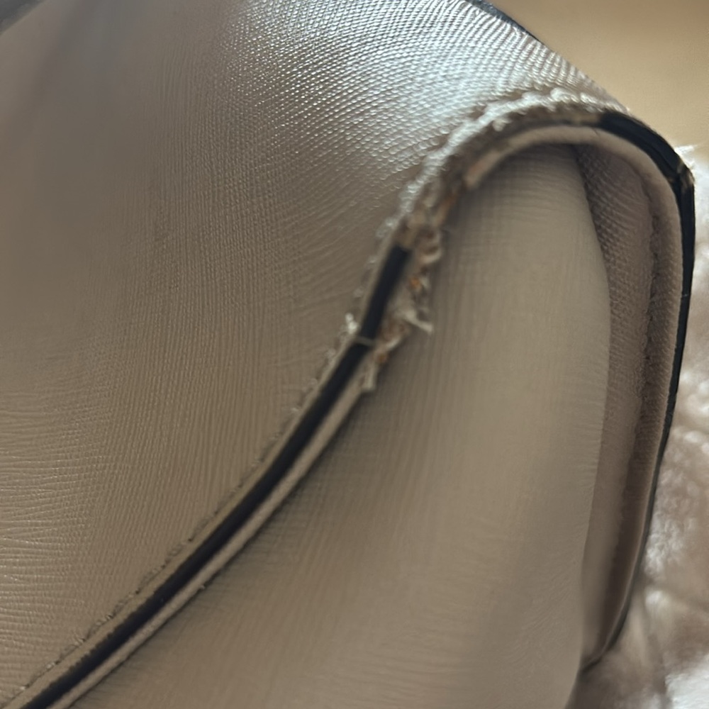 Kate Spade purse. This is a purse that can be rehabbed. - Picture 7 of 16